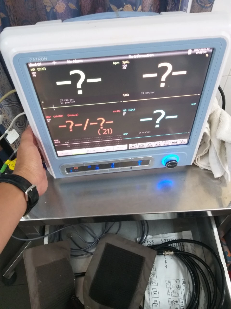 lắp monitor bệnh nhân 5 thông số